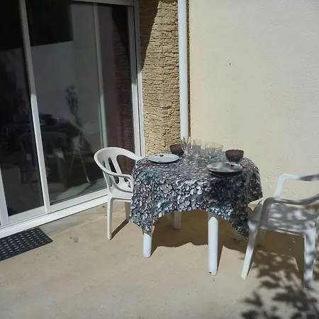 A 2 Pas De La Avec Terrasse Et Parking - Fr-1-387-124 * Marseillan (Herault)